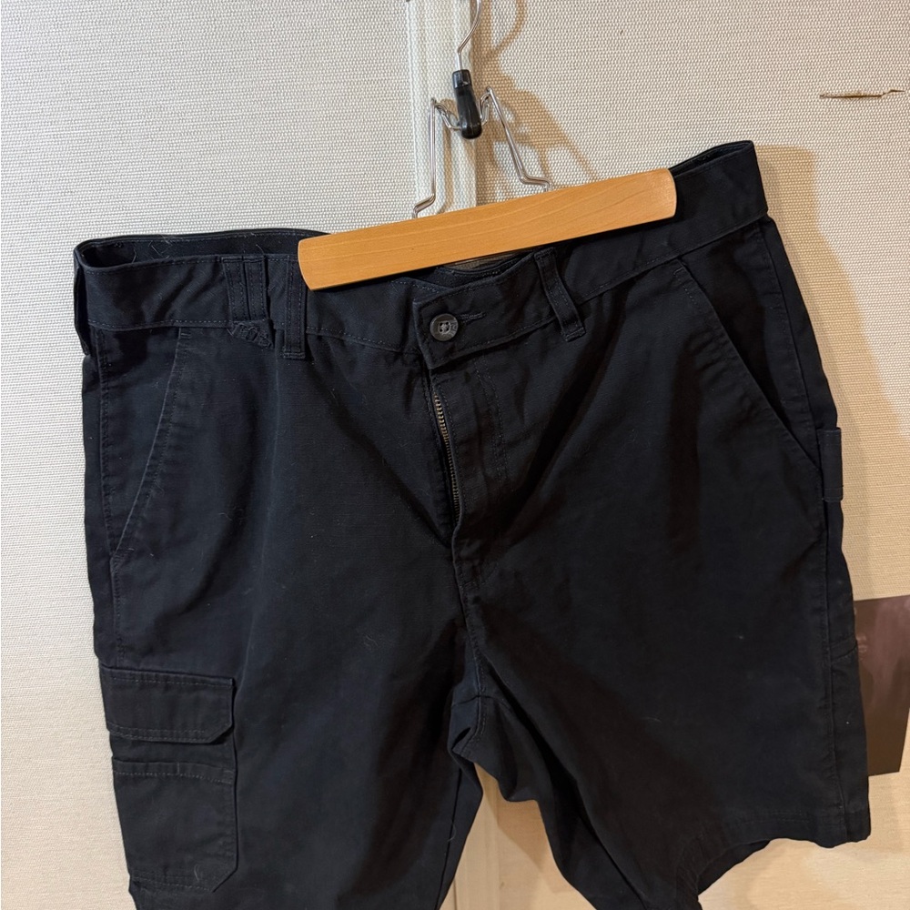 Brahma Men's Dark Cargo Shorts